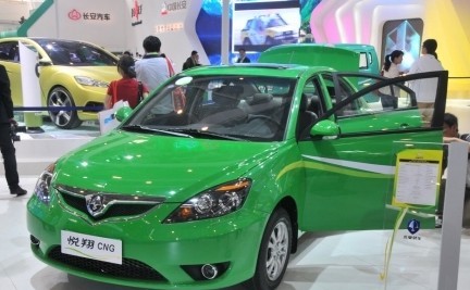 石油與石油樹(shù)脂熱熔膠是汽車行業(yè)的血液