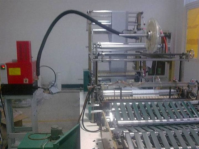 刮膠式熱熔膠機