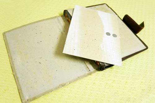 封面紙張厚度對膠訂質量的影響