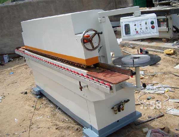 封邊機(jī)應(yīng)進(jìn)行日常維護(hù)