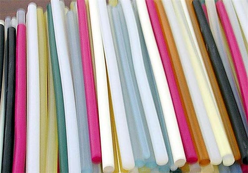 不同顏色的熱熔膠的性能表現(xiàn)