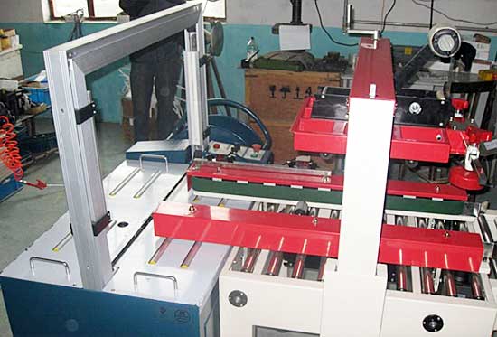 用熱熔膠來(lái)快速封箱