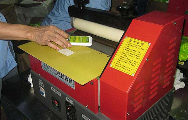 體現(xiàn)上膠后的持粘性