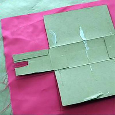 紙盒封口處一捏就開口