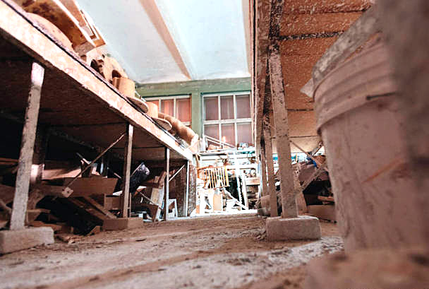 存放的熱熔膠的環(huán)境惡劣